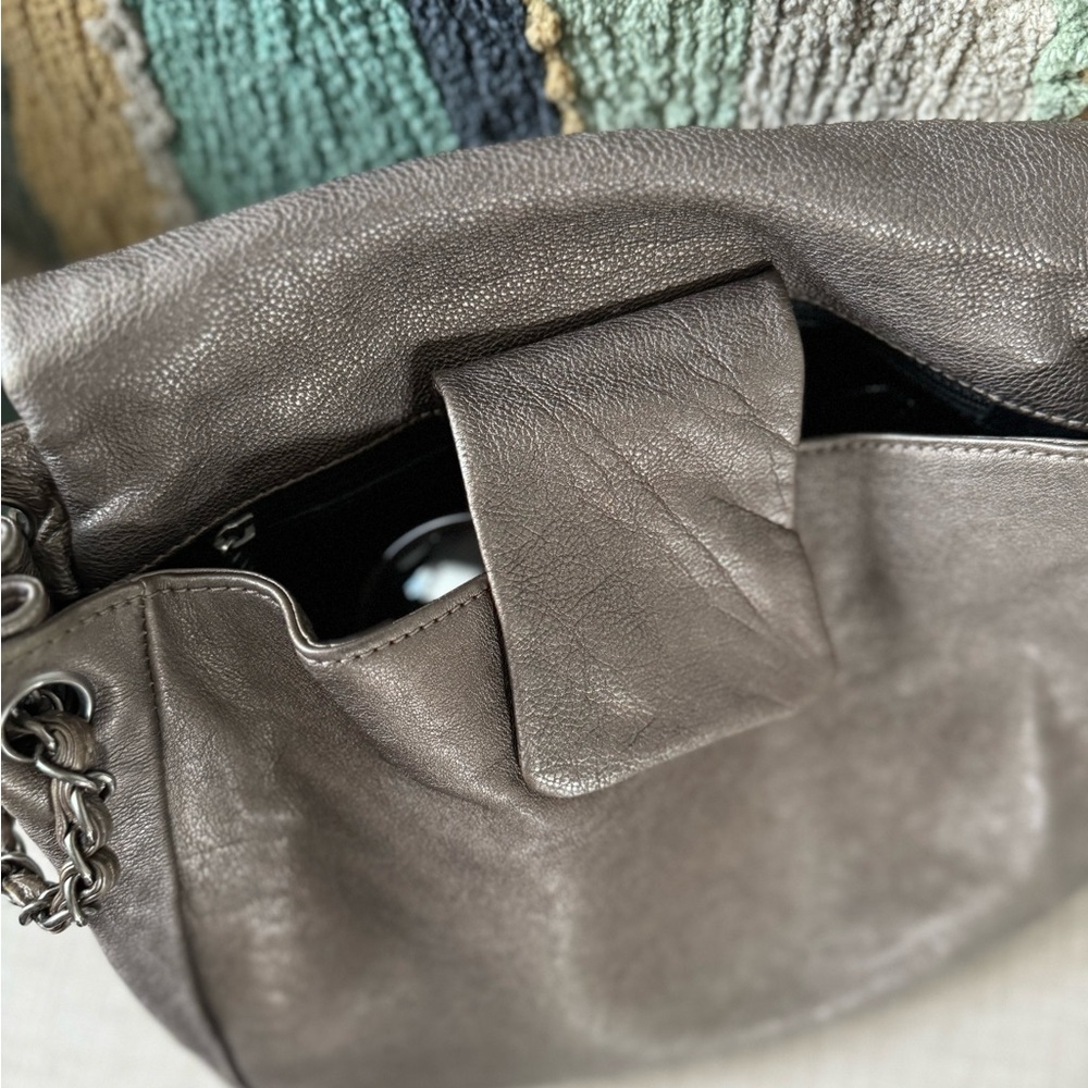 Chanel 💯 % Authentic Handbag - Picture 11 of 16